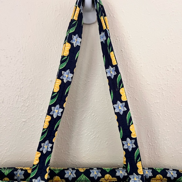 Vera Bradley Original Zip Tote Bag – Daffodils in Premium Cotton - Picture 4 of 9